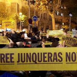 Concentració davant la seu de la Comissió Europea a Barcelona per reclamar l'alliberament de Junqueras després de la sentència del TJUE. @adic_tsf