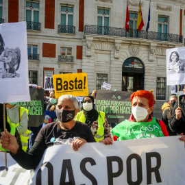 (7/4/2021) Concentración por la recuperación de las viviendas públicas vendidas a fondos buitre en abril de 2021. (Archivo).