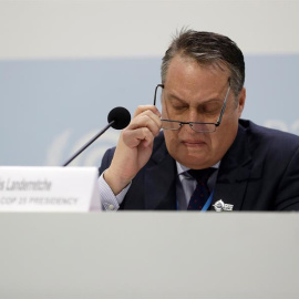 14/12/2019.- El coordinador de la delegación chilena en la COP25, Andrés Landarretche, durante la rueda de prensa previa a la celebración del plenario con el que la cumbre pondrá fin a sus reuniones tras catorce días de actividades y negociaciones, e