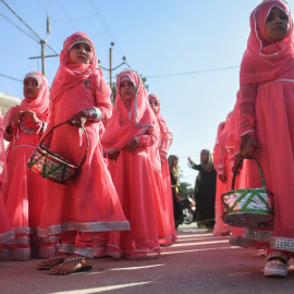 Los niños participan en una manifestación organizada en Karachi el 19 de octubre de 2021.