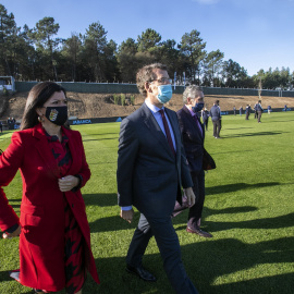 25/5/22 La alcaldesa de Mos, Nidia Arévalo, Alberto Núñez Feijóo y el presidente del Celta, Carlos Mouriño, el pasado 28 de noviembre en la inauguración de la Cidade Deportiva Afouteza