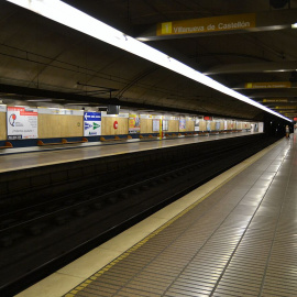 Imagen de los andenes de la estación Campanar - La Fe del Metro de Valencia. / Joanbanjo