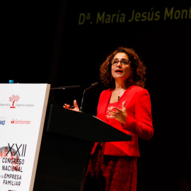 La ministra de Hacienda en funciones, María Jesús Montero, en la clausura del XXII Congreso Nacional de la Empresa Familiar, en Murcia. E.P./Edu Botella