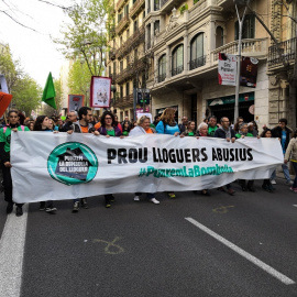 Manifestació en defensa del dret a l'habitatge, al centre de Barcelona. PÚBLIC