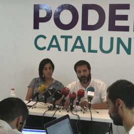 La portaveu de Podem, Conchi Abellán i el secretari d'organització i precandidat a la secretaria general, Jaume Dural, en roda de premsa el passat dia 10. / Podem Catalunya