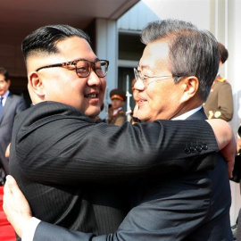 El líder de Corea del Norte, Kim Jong Un, ha recibido este martes al presidente de Corea del Sur, Moon Jae In/Reuters