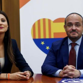 Lorena Roldán y Alejandro Fernández, reunidos en el Parament para preparar la moción de censura contra Torra. EFE