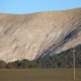 El Cogulló de Sallent, una muntanya de 48 milions de tones de sal i més de 500 metres d'alçada .