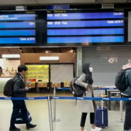 Miles de británicos se quedan sin vacaciones por el caos en los aeropuertos