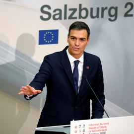 El presidente del Gobierno español, Pedro Sánchez, durante la rueda de prensa tras la segunda jornada de la cumbre informal de la UE de Salzburgo. EFE/Juanjo Martín