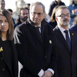 El presidente de la Generalitat, Quim Torra, acompañado, entre otros, por el conseller de Acción Exterior, Alfred Bosch, y la consellera de Presidencia, Meritxell Budó. - EFE