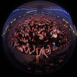 Un concierto de la banda Fito & Fitipaldis durante un concierto en el Navarra Arena, a 23 de abril de 2022, en Pamplona, Navarra.