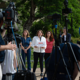 La alcaldesa de Barcelona, Ada Colau, interviene en un acto donde ha informado que se presentará por tercera vez a las elecciones municipales, a 19 de mayo de 2022, en Barcelona,