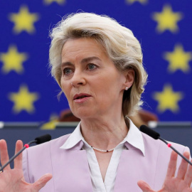 La presidenta de la Comisión Europea, Ursula von der Leyen, pronuncia un discurso en mayo de 2022, en el Parlamento Europeo en Estrasburgo.