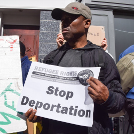 Una manifestación en contra de las deportaciones a Ruanda