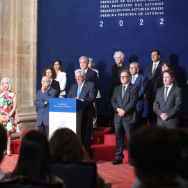 El presidente del jurado de los Premios Princesa de Asturias, Pedro Echenique, durante la lectura del acta del jurado que otorga el galardón 2022 de Investigación Científica y Técnica 2022 a los científicos expertos en inteligencia artificial Geoffre