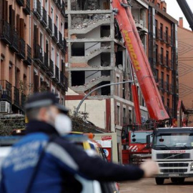 Fotografía tomada del edificio de la calle Toledo en Madrid, seis días después de la explosión de gas en la que fallecieron cuatro personas.