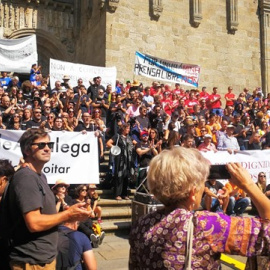 Imagen de la manifestación para pedir el "fin de la manipulación" en los medios de comunicación públicos, en Santiago de Compostela. E.P.