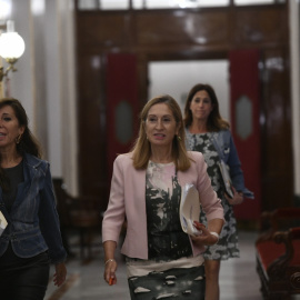 La presidenta del Congreso, Ana Pastor, se dirige a la reunión de la Mesa de la cámara. E.P./Oscar del Pozo