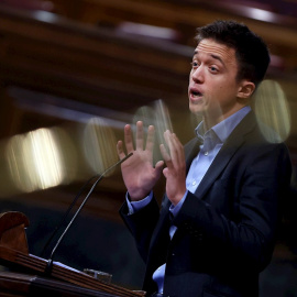 El portavoz de Más País en el Congreso, Iñigo Errejón, interviene durante el pleno extraordinario celebrado este jueves.