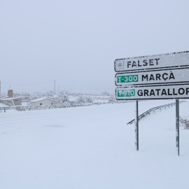 Carretera d'accés a Falset, completament nevada.