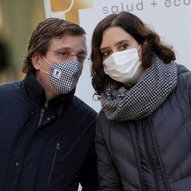 La presidenta de la comunidad de Madrid, Isabel Díaz Ayuso , junto al alcalde de la capital, José Luis Martínez Almeida.