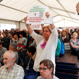 Consuelo Ordóñez durante la protesta en el acto de apoyo a los huidos de ETA. | EFE