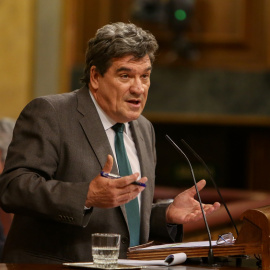 El ministro de Seguridad Social, Inclusión y Migraciones, José Luis Escrivá, durante la sesión de control al Gobierno, en el Congreso de los Diputados. E.P./R.Rubio/POOL