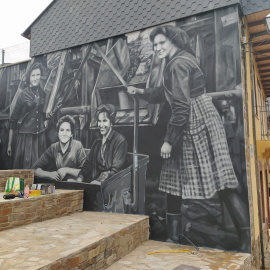 Mural de Libertad Aurora y otras tres compañeras mineras