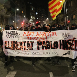 Una de les pancartes de la manifestació contra la detenció de Hasél a Barcelona.