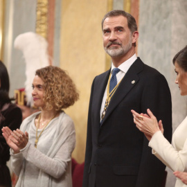 03/02/2020.- La presidenta del Senado, Pilar Llop; la presidenta del Congreso, Meritxell Batet; el rey Felipe VI; y la Reina Letizia, aplauden en el Congreso de los Diputados durante la Solemne Sesión de Apertura de la XIV Legislatura. Eduardo Parra / Eu