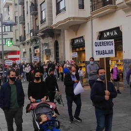 Hosteleros navarros se manifiestan en Pamplona contra el cierre del sector