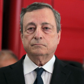 12/07/2022 - El primer ministro italiano, Mario Draghi, da una rueda de prensa en el cuartel de bomberos de Canazei el 4 de julio de 2022.