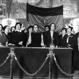 Clara Campoamor, en un mitin de propaganda de la Unión Republicana Femenina, el 20 de marzo de 1932.