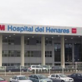 Falta de material en algunos hospitales madrileños: "Cuando no tenemos almohadas les damos sábanas enrolladas"