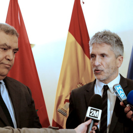 El ministro del Interior, Fernando Grande-Marlaska, junto a su homólogo marroquí, Abdelouafi Laftit . EFE