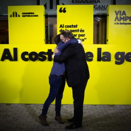 El candidato de ERC a la presidencia de la Generalidad de Cataluña y vicepresidente en funciones, Pere Aragonés; y el líder de ERC y exvicepresidente del Govern, Oriol Junqueras.