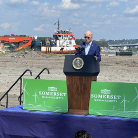 El presidente de los Estados Unidos, Joe Biden, visitando las instalaciones de la filial de Iberdrola en el país.