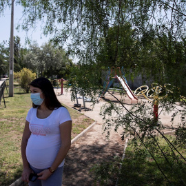 La joven chilena Valentina Donoso, una de las 111 chilenas que quedaron embarazadas por culpa de un lote de anticonceptivos defectuoso, posa el pasado miércoles 3 de febrero durante una entrevista, en Santiago (Chile).