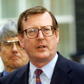 19/04/1999.- Imagen de archivo del ex ministro principal de Irlanda del Norte David Trimble. EFE/EPA/Gerry Penny