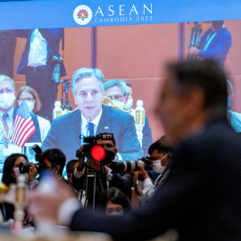 (4/8/2022) Los Estados miembros de la Asociación de Naciones del Sudeste Asiático (ASEAN)  se reúnen junto a EEUU en Camboya.