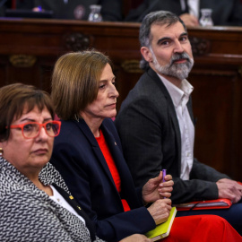 Jordi Cuixart, Carme Forcadell i Dolors Bassa, durant la primera jornada del judici de l'1-O el 12 de febrer del 2019.