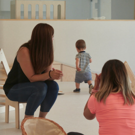 (16/8/22) Un niño camina en las instalaciones de la nueva escuela infantil de Lezkairu, a 16 de agosto de 2022, en Pamplona