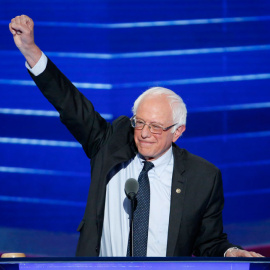 El senador Bernie Sanders durante su discurso en la apertura de la Convención Demócrata en Filadelfia. EFE