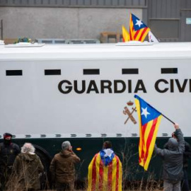 Un momento del traslado a Madrid de los presos independentistas./Europa Press