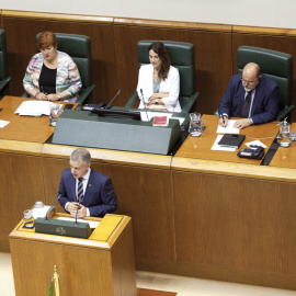 El lehendakari Iñigo Urkullu, durante su intervención en el Pleno de Política General en el Parlamento Vasco.