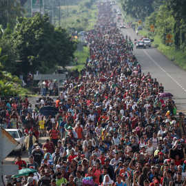 Imagen de la caravana de miles de migrantes hondureños que marchan a EEUU - REUTERS/Adrees Latif