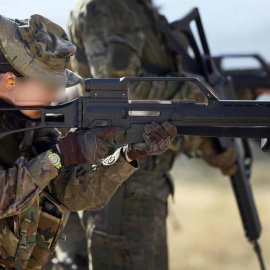 Imagen de una mujer en el Ejército. EFE