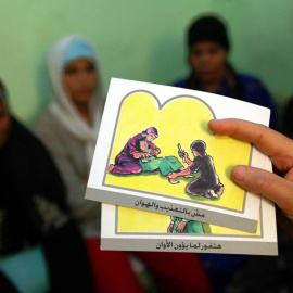 Clases de educación contra la mutilación genital femenina en Minia, Egipto/ Reuters