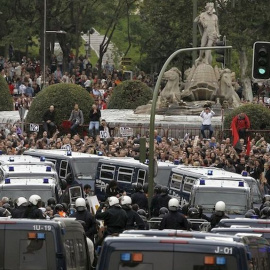 Dispositivo policial preparado para una de las convocatorias 'Rodea el Congreso'. | EFE